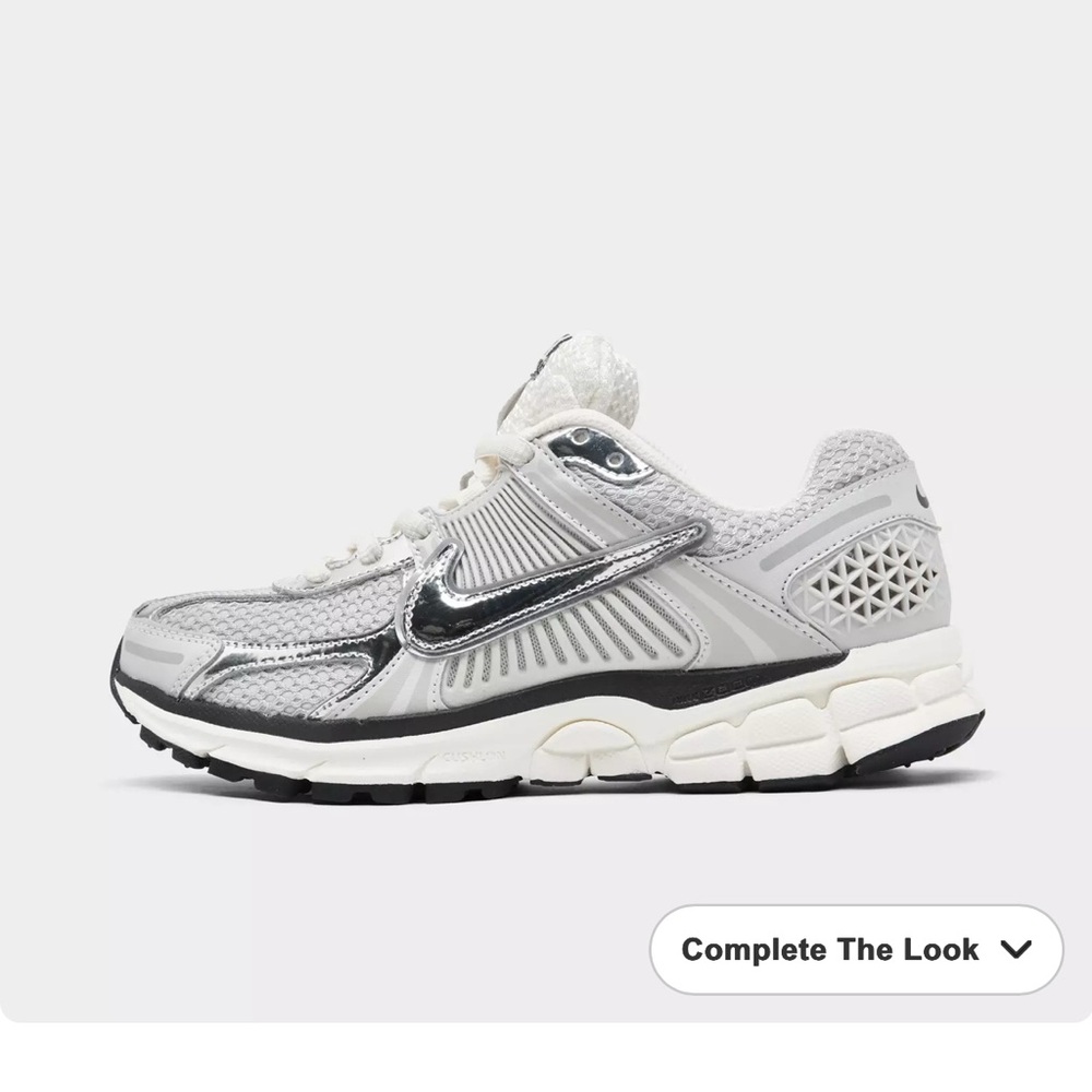 WOMEN'S NIKE ZOOM VOMERO 5 CASUAL SHOES